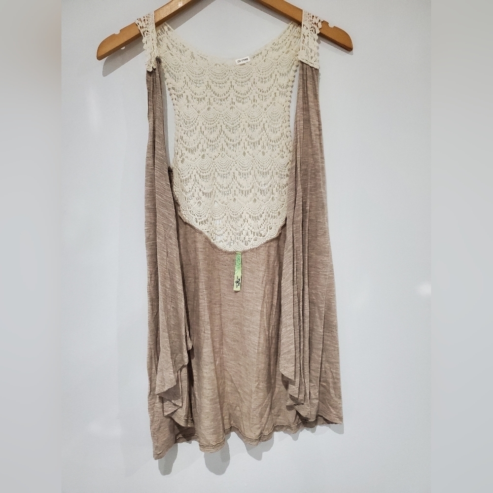 BELLA Boho Crochet flowy waterfall Vest size Small tan & cream